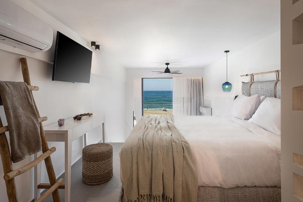 Calla Luxury Seafront Suites