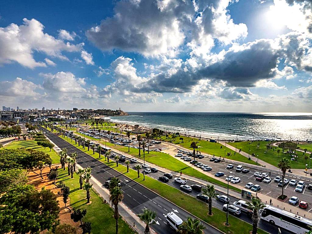 Selina Tel Aviv Beach