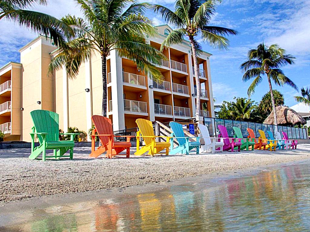 Hutchinson Island Plaza Hotel & Suites