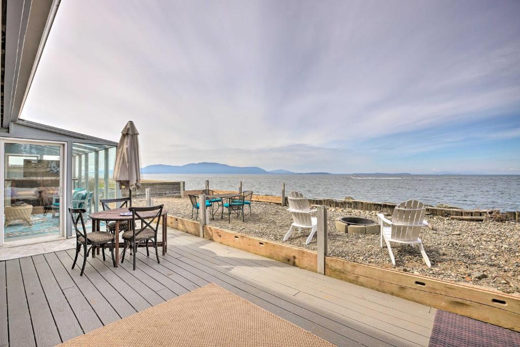 Oceanfront Ferndale Oasis with Fire Pit, Grill!