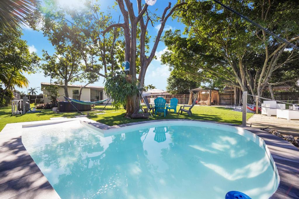 Dior Lake Front Villa With Infinity Pool & Hot Tub