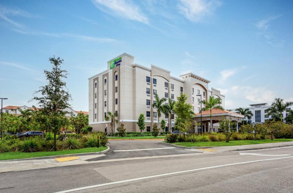 Holiday Inn Express & Suites - Miramar, an IHG Hotel