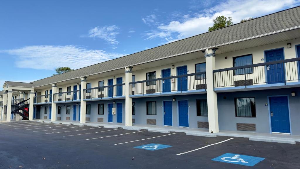 Days Inn By Wyndham Lexington-Columbia