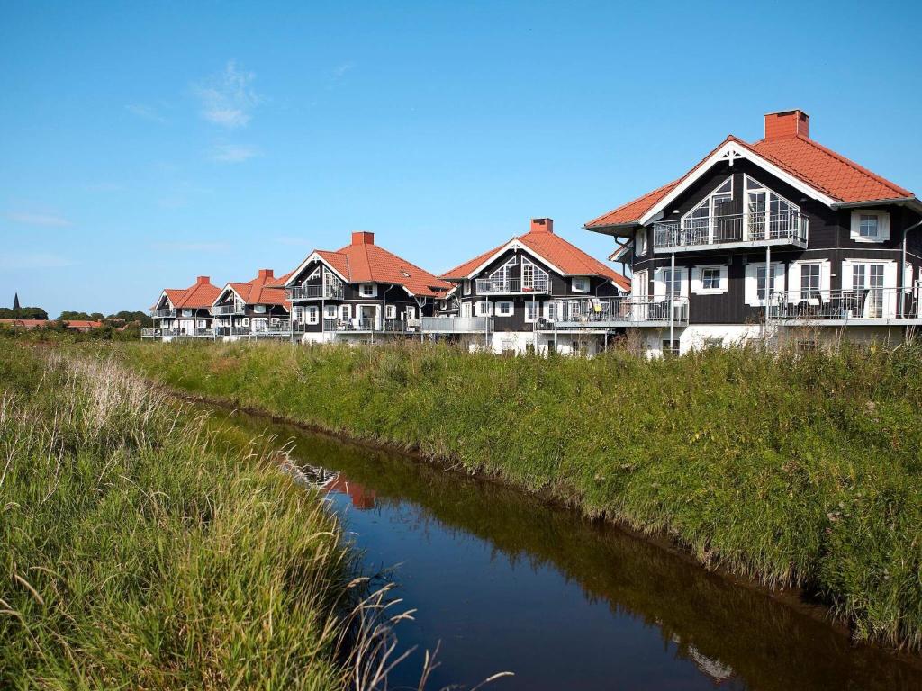 6 person holiday home on a holiday park in Bogense