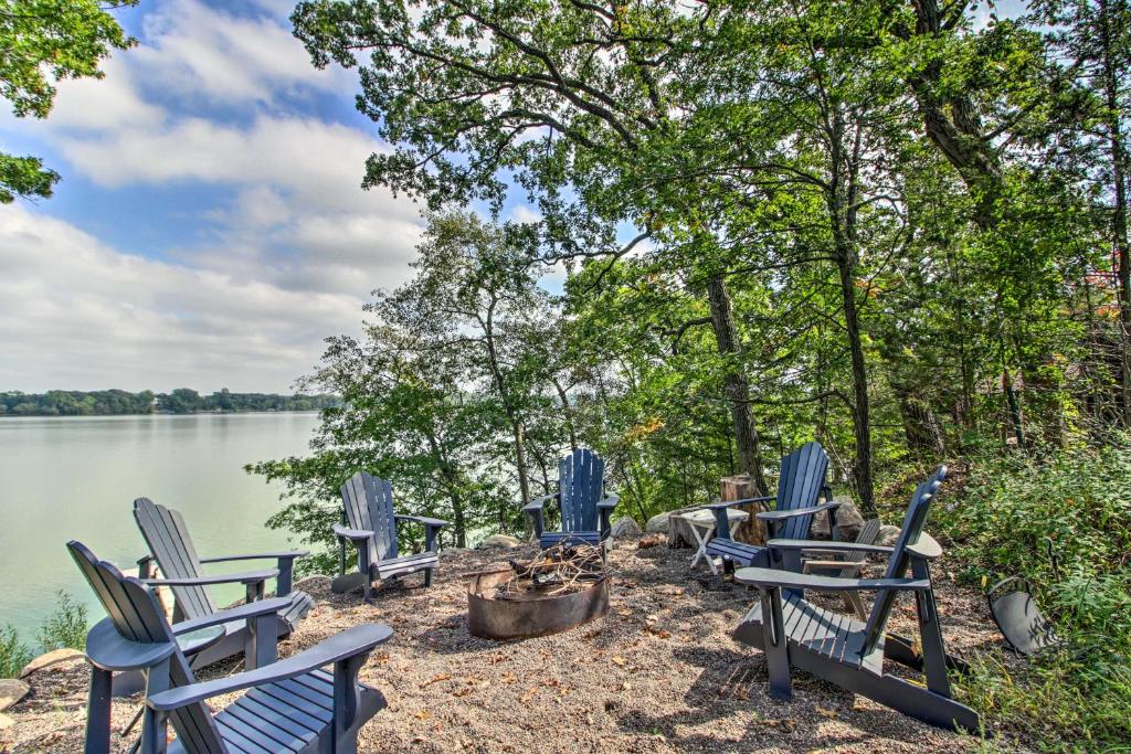 Lower Unit of Cabin Shared Dock and Fire Pit!